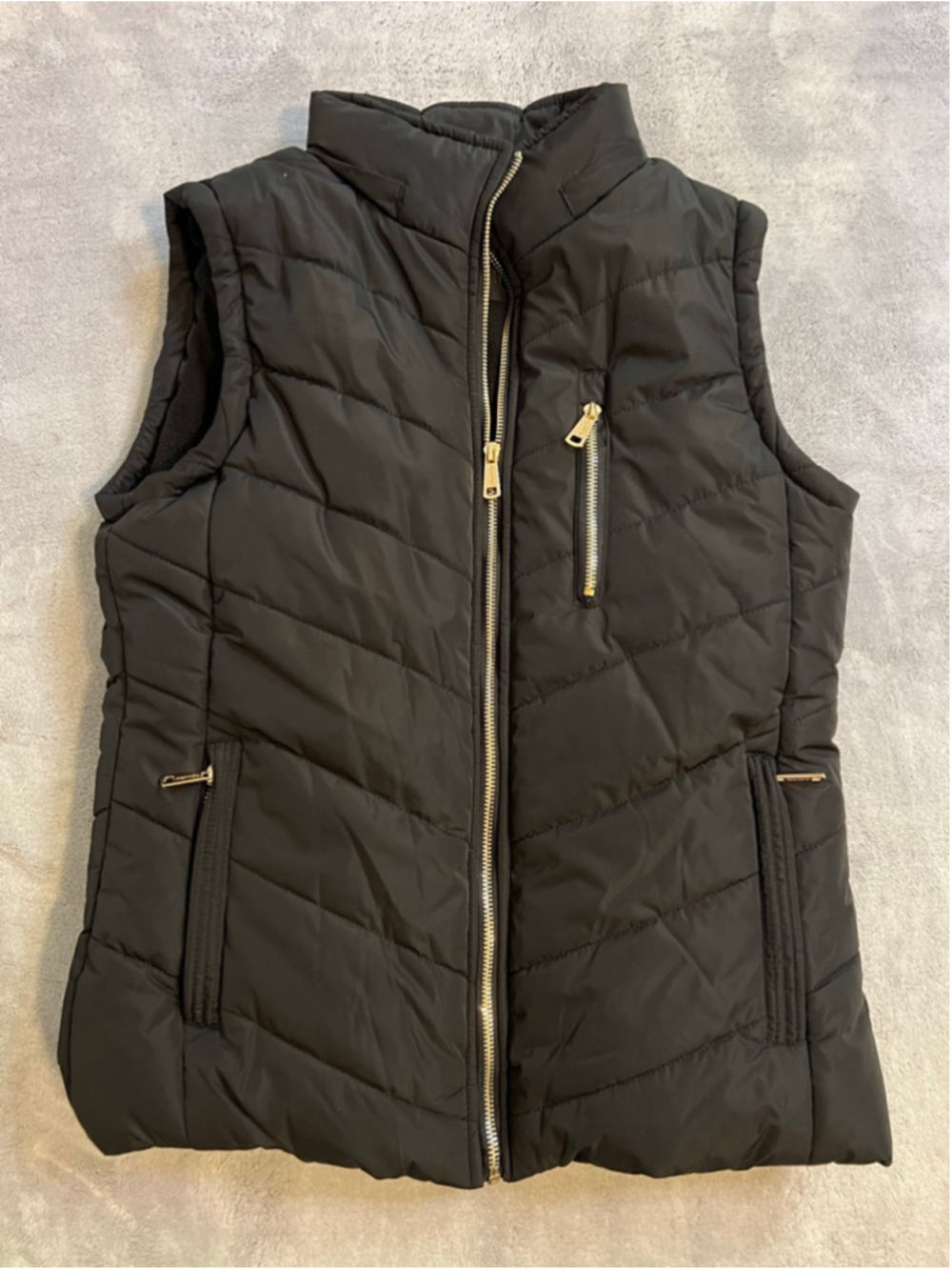 Women's Wantdo Black Puffer Vest with Gold Zippers M